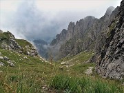 41 Vista sulla ripida salita dell'ultimo tratto della Val Gerona